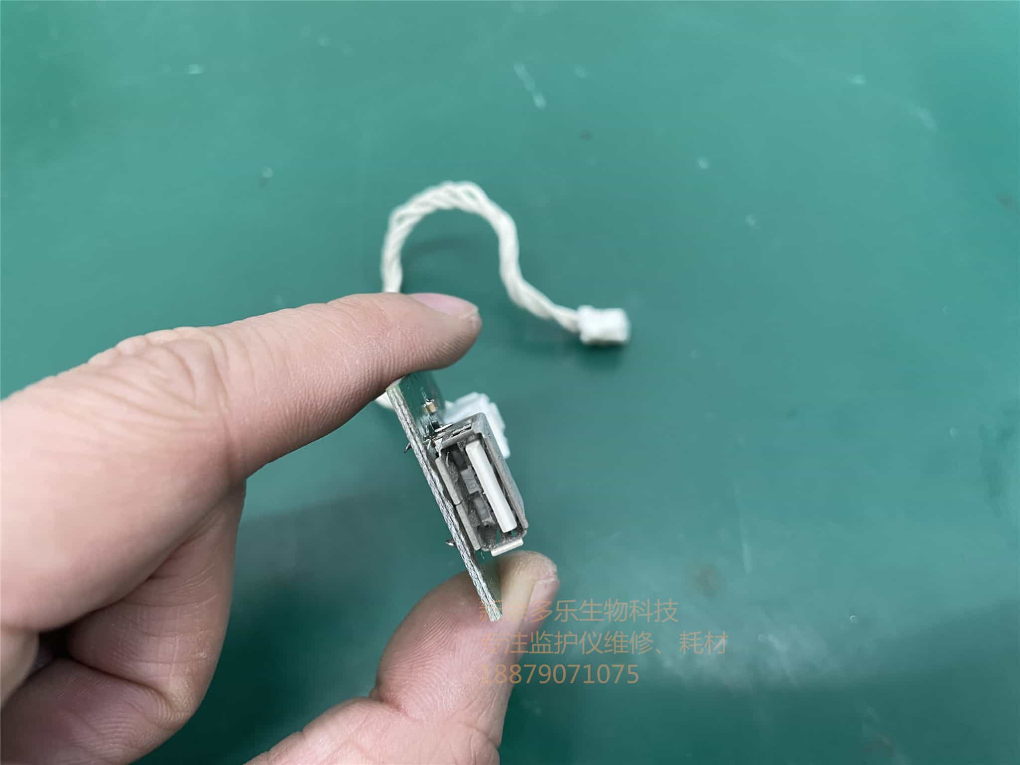 科曼C60監(jiān)護儀USB接口板050-000013-00 jpg