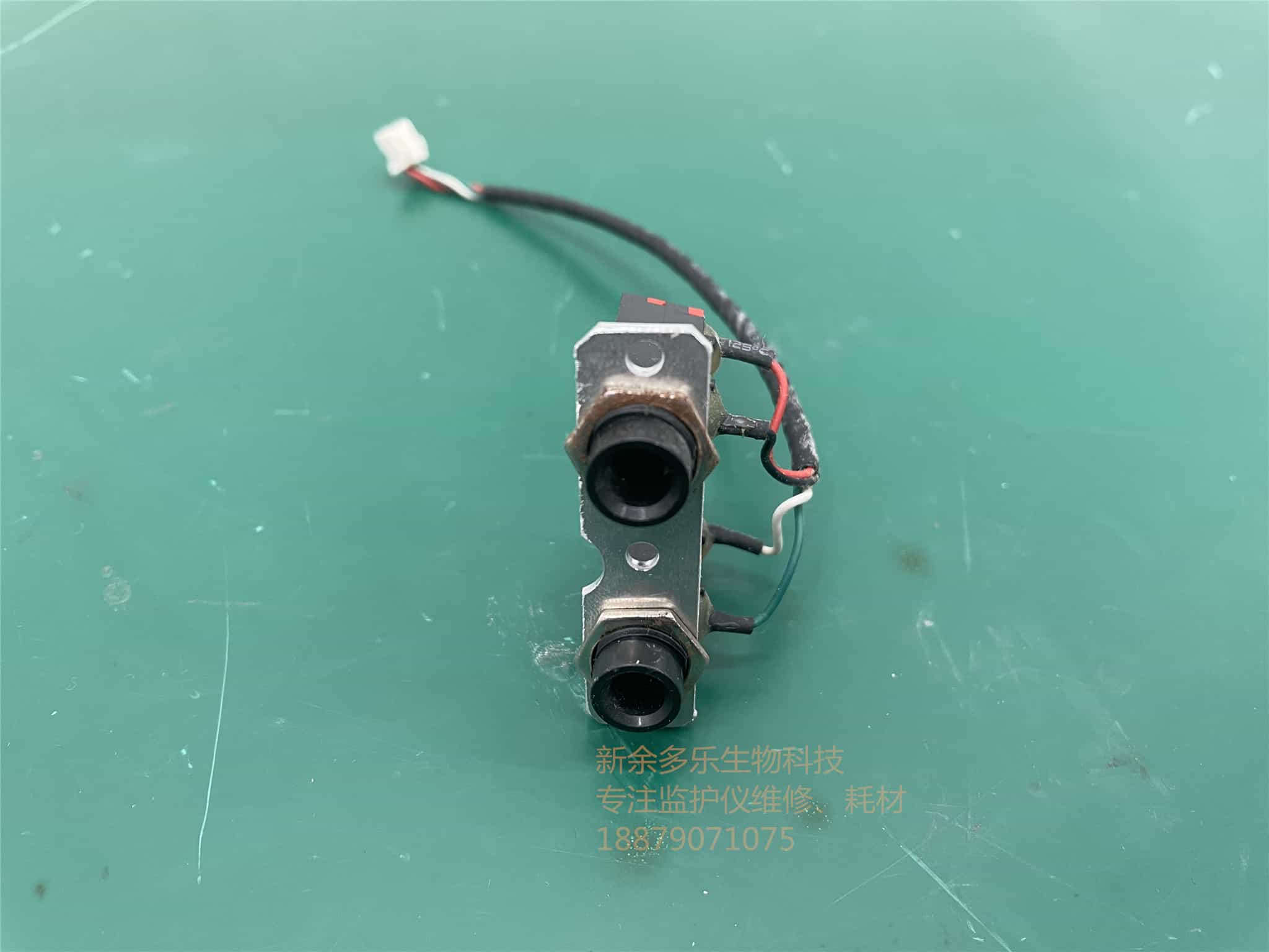 科曼C60監(jiān)護(hù)儀溫度板接口 jpg