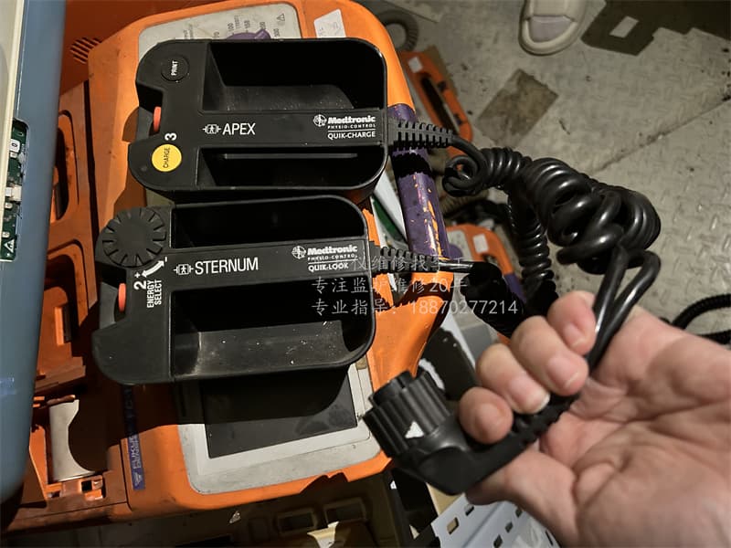 美敦力LP12 LP15除顫儀手柄 jpg